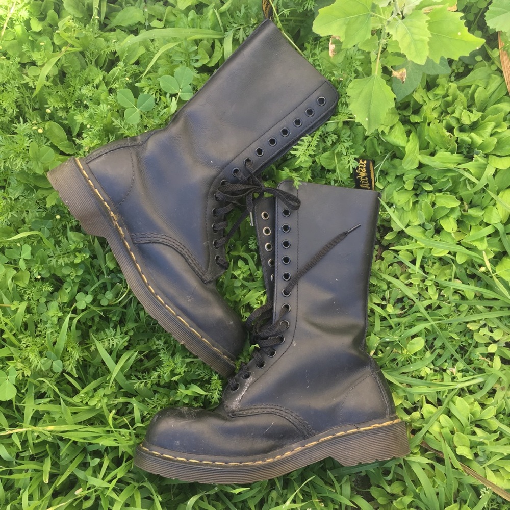 Dr Martens 14 Eye Combat Boots *SOLD*